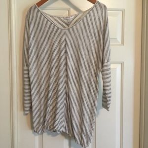 Liz Lange Maternity Top L
